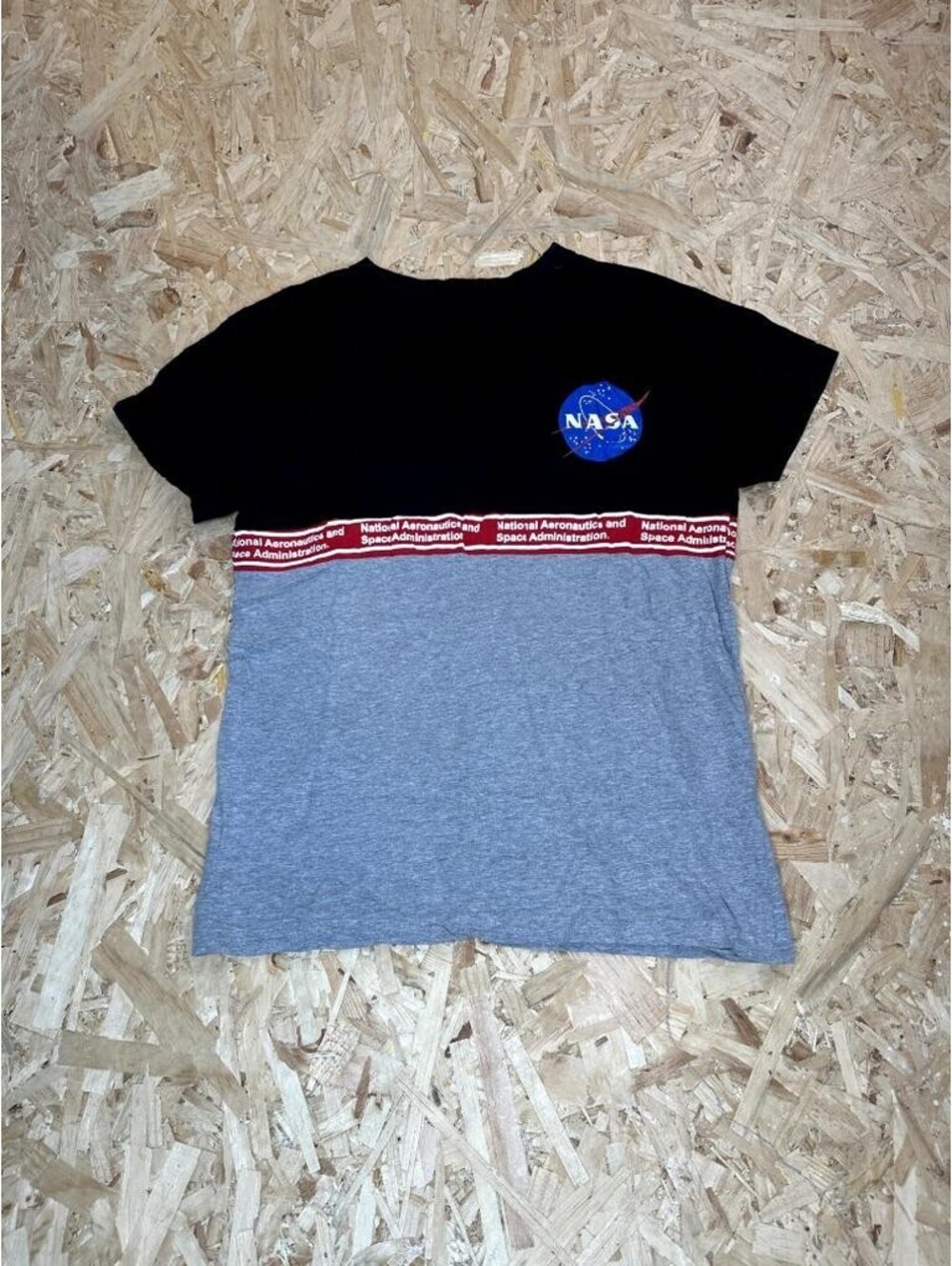 NASA Pacific Blue Graphic T-Shirt Mens Small Black Gray Colorblock Space